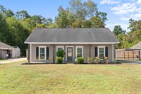 7346 Cherrydale Dr, Denham Springs, LA 70706