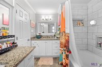 7346 Cherrydale Dr, Denham Springs, LA 70706