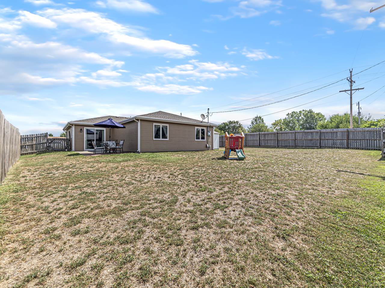 400 Palomino Lane, Ogden, KS 66517