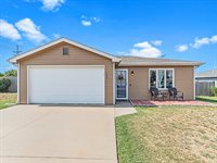 400 Palomino Lane, Ogden, KS 66517