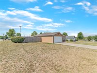 400 Palomino Lane, Ogden, KS 66517