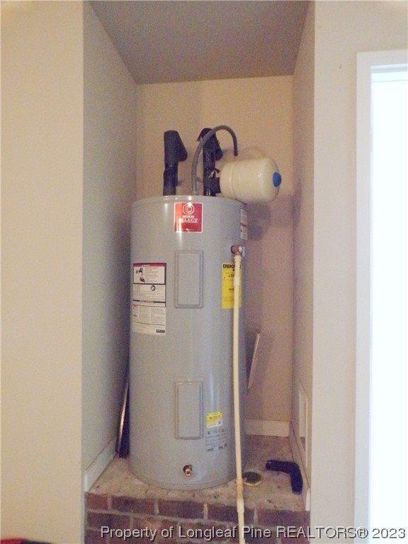 314 Roanoke Drive, Raeford, NC 28376