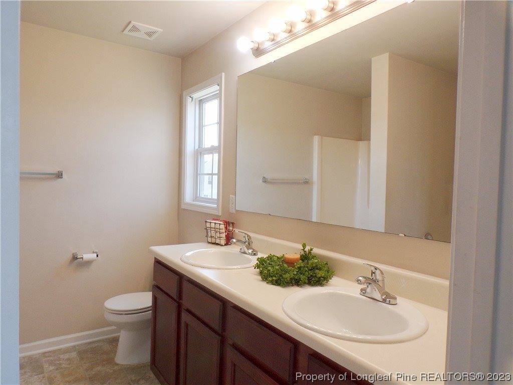 314 Roanoke Drive, Raeford, NC 28376