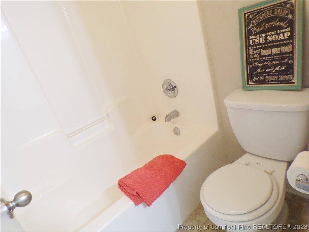 314 Roanoke Drive, Raeford, NC 28376