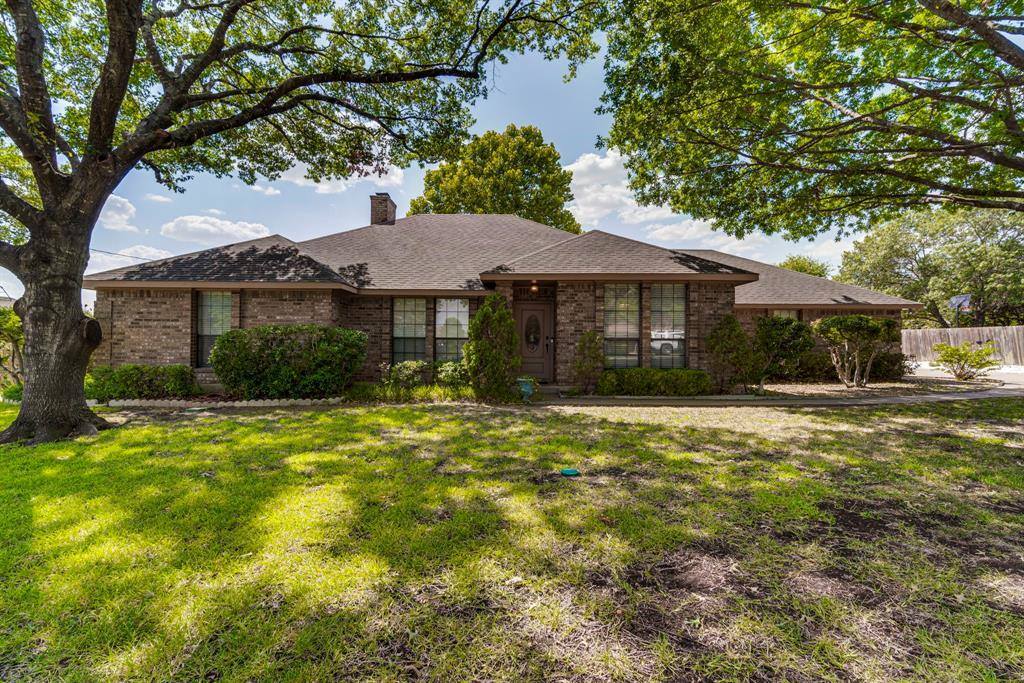 505 Roaring Creek Drive, Oak Leaf, TX 75154