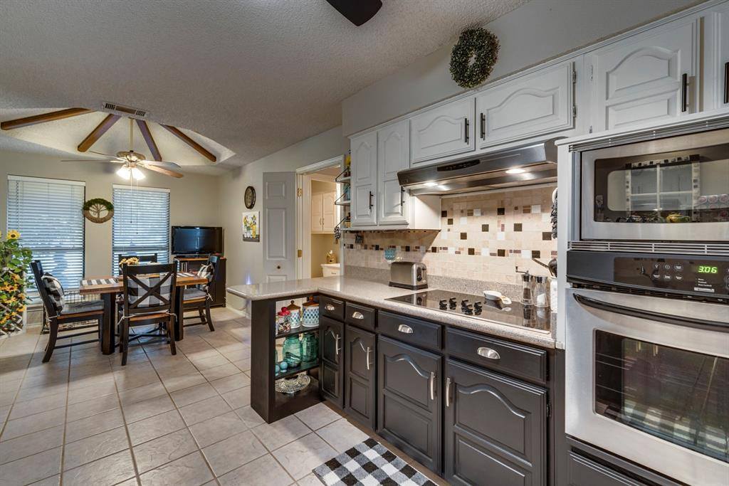 505 Roaring Creek Drive, Oak Leaf, TX 75154