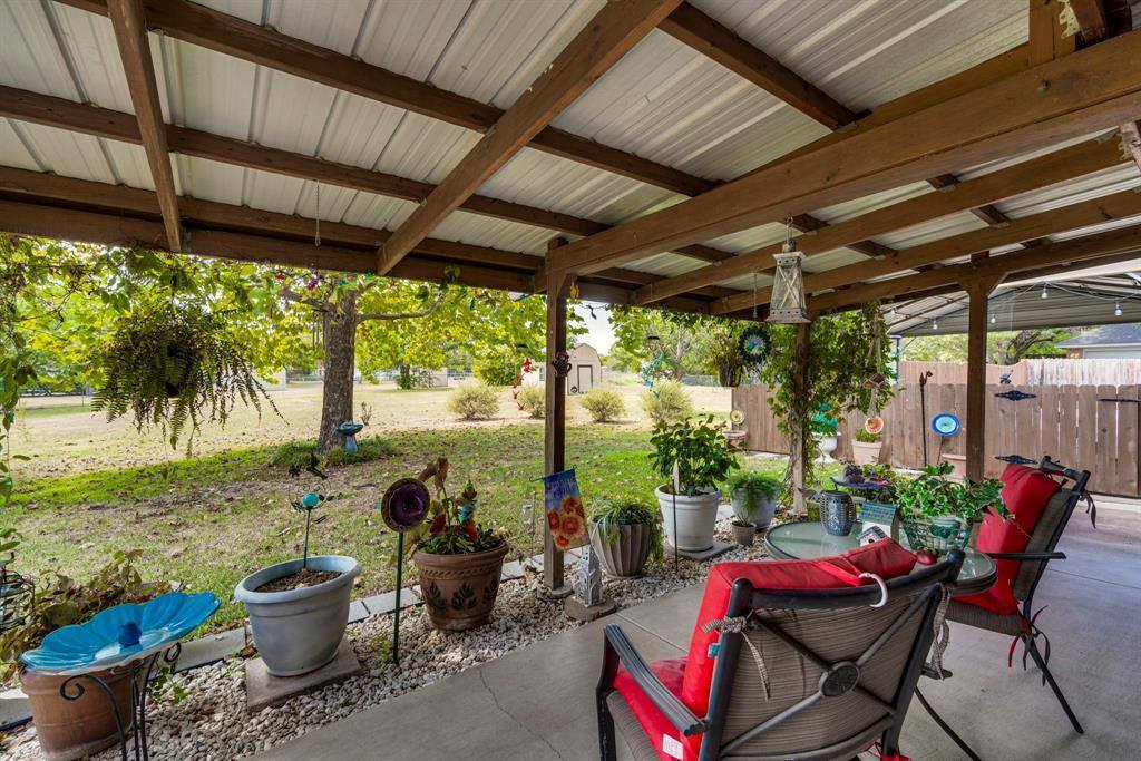 505 Roaring Creek Drive, Oak Leaf, TX 75154