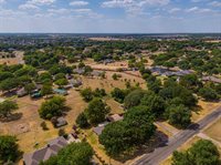 505 Roaring Creek Drive, Oak Leaf, TX 75154