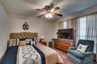 505 Roaring Creek Drive, Oak Leaf, TX 75154