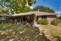 505 Roaring Creek Drive, Oak Leaf, TX 75154
