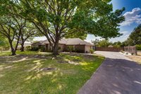 505 Roaring Creek Drive, Oak Leaf, TX 75154