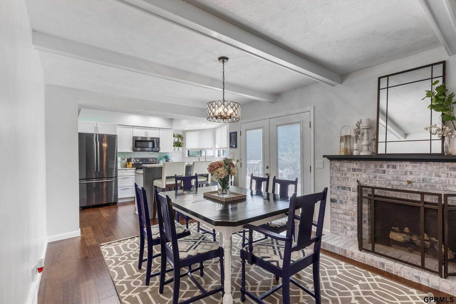 10205 Weir Street, Omaha, NE 68127