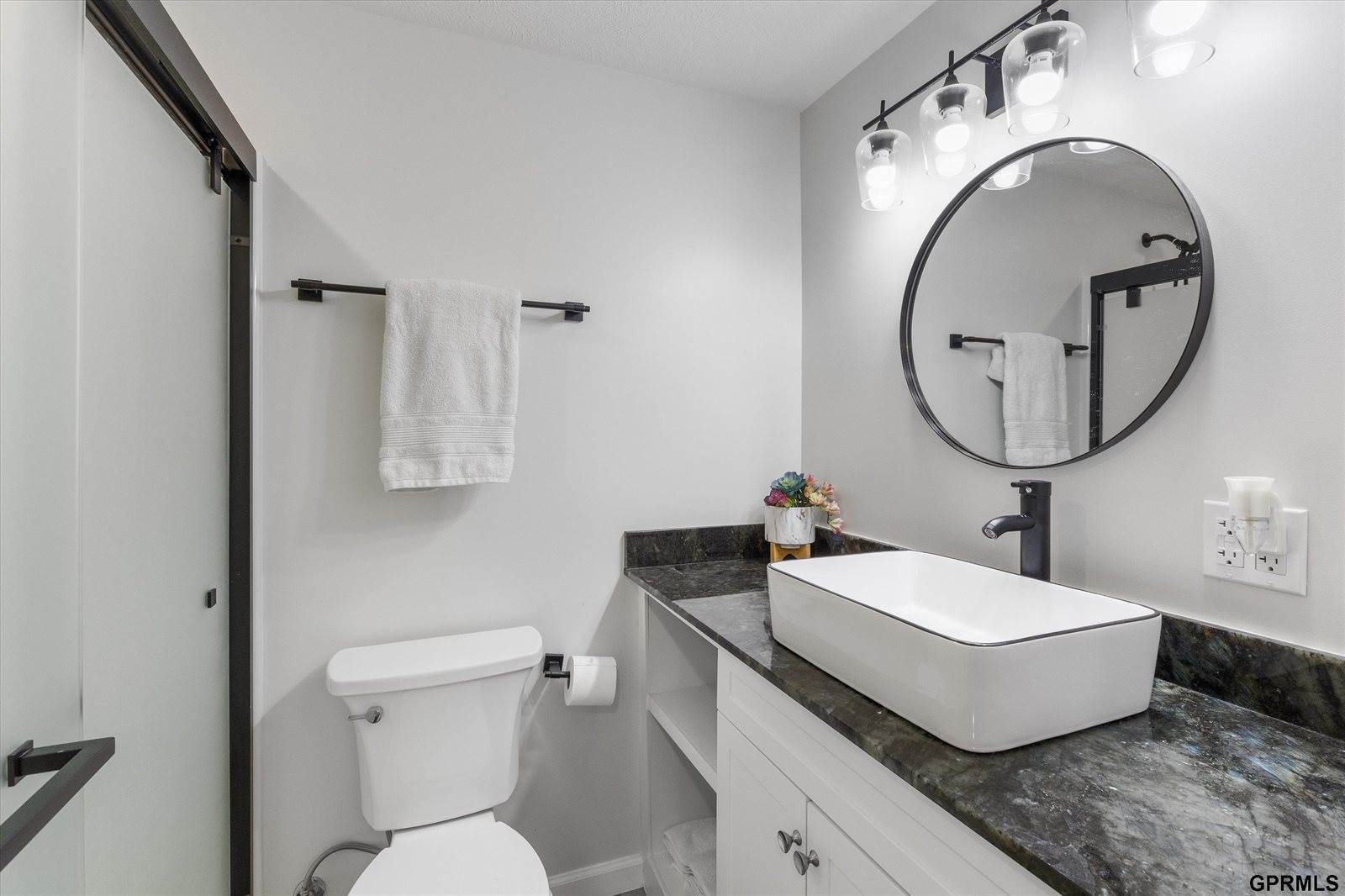 10205 Weir Street, Omaha, NE 68127