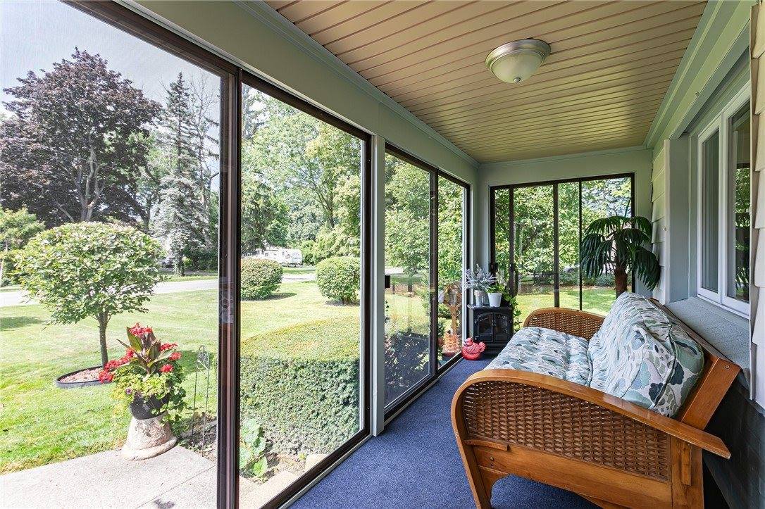 477 Hampton Blvd, Greece, NY 14612