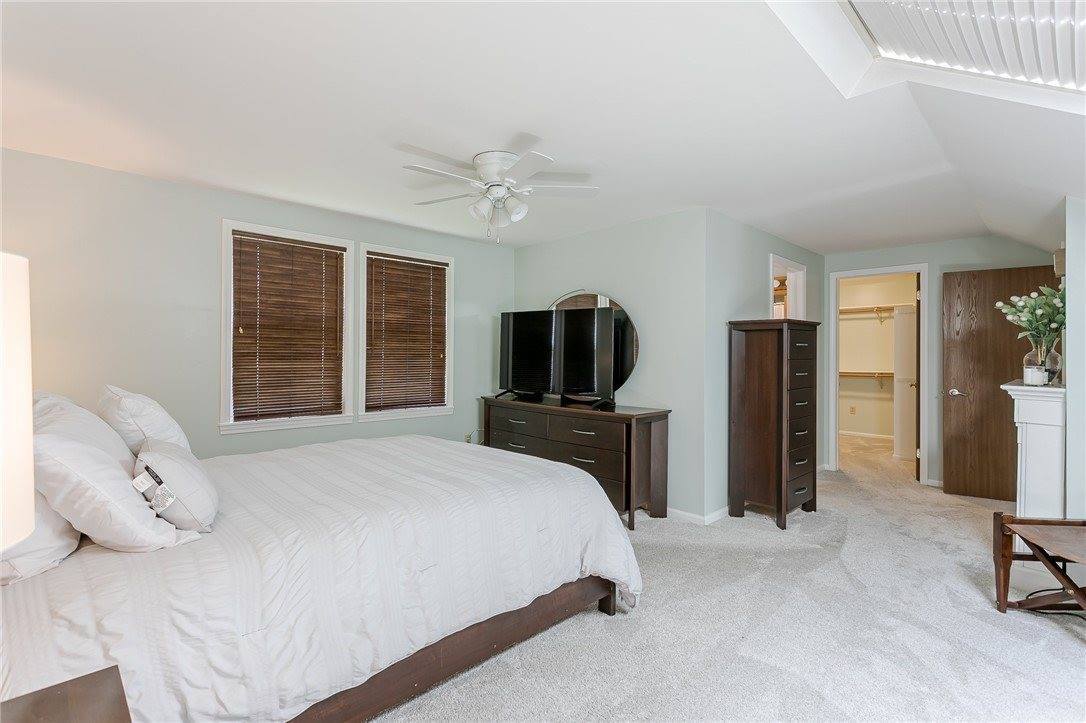 477 Hampton Blvd, Greece, NY 14612