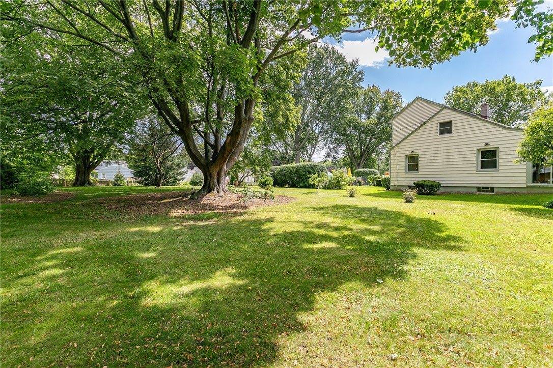 477 Hampton Blvd, Greece, NY 14612