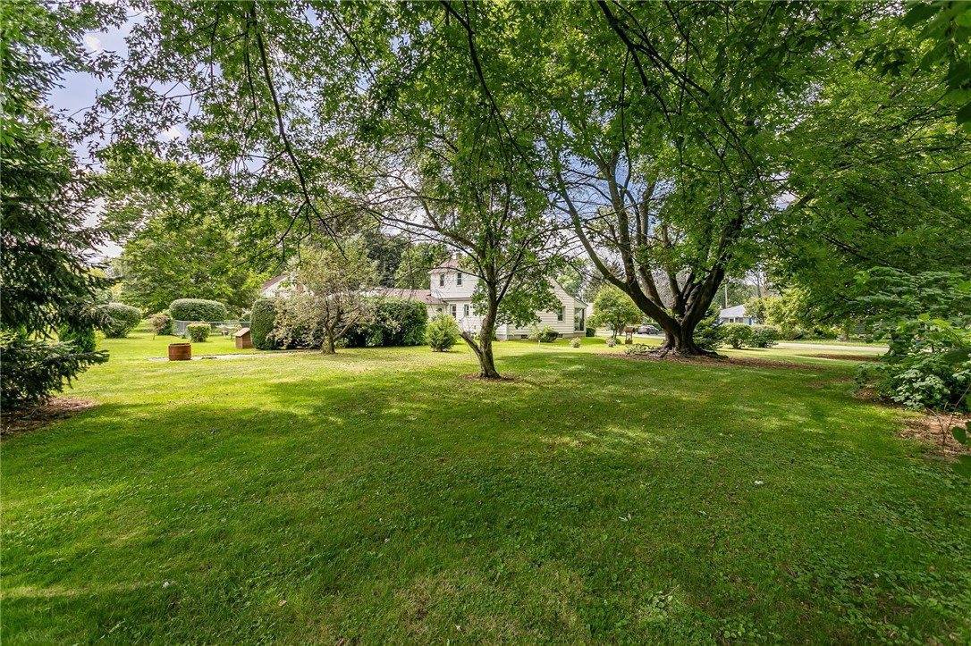 477 Hampton Blvd, Greece, NY 14612