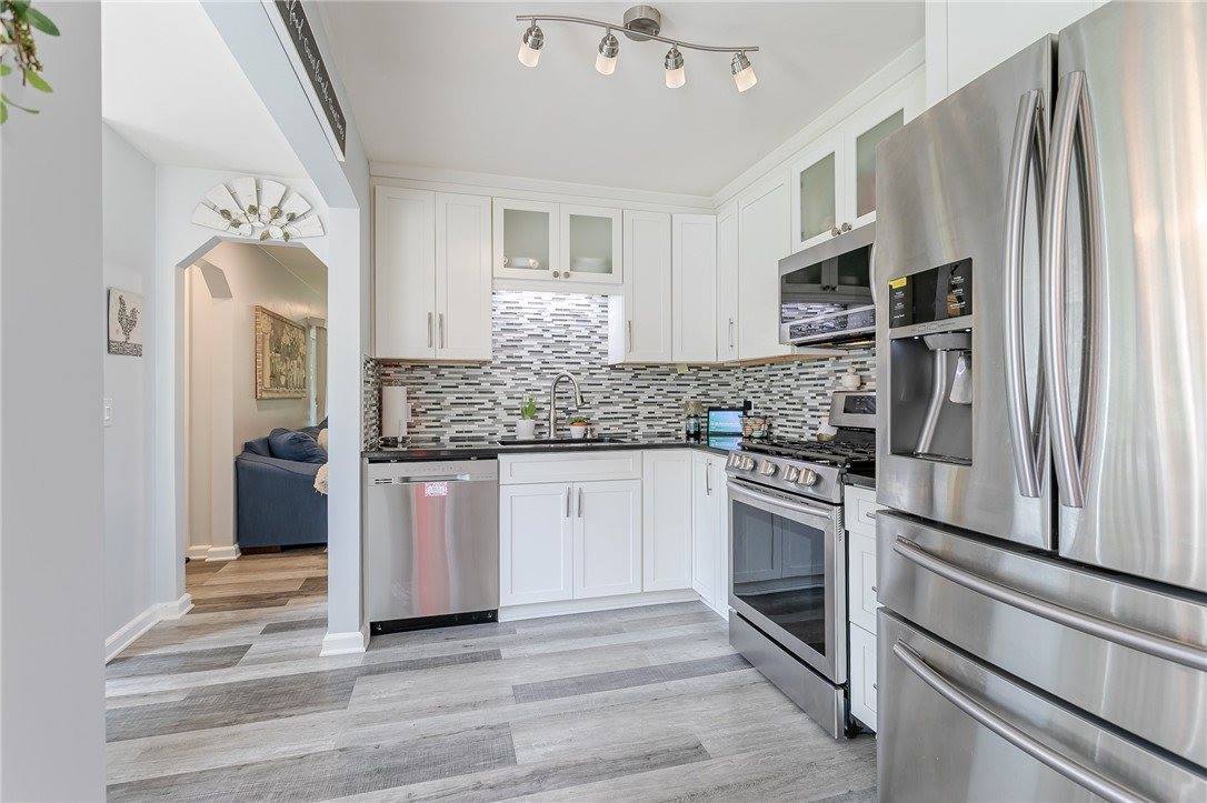 477 Hampton Blvd, Greece, NY 14612