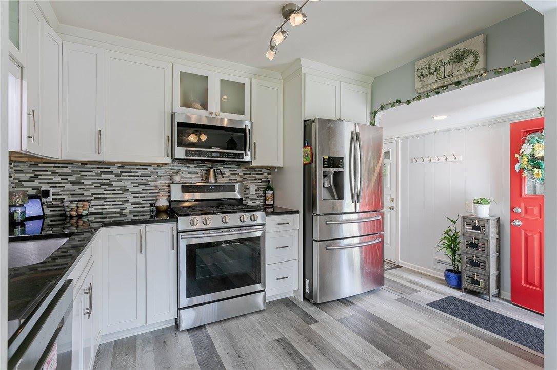 477 Hampton Blvd, Greece, NY 14612