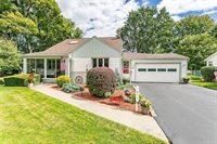 477 Hampton Blvd, Greece, NY 14612