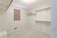 477 Hampton Blvd, Greece, NY 14612