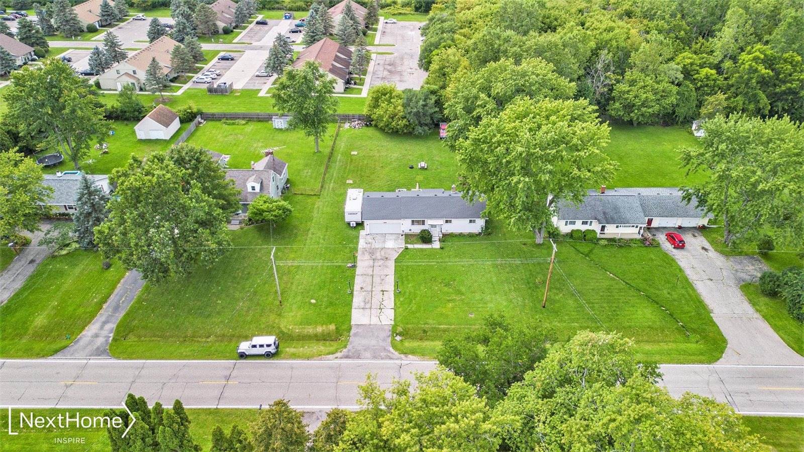 2426 Howe Road, Burton, MI 48519