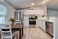 7935 SE Beatrice St, Milwaukie, OR 97222