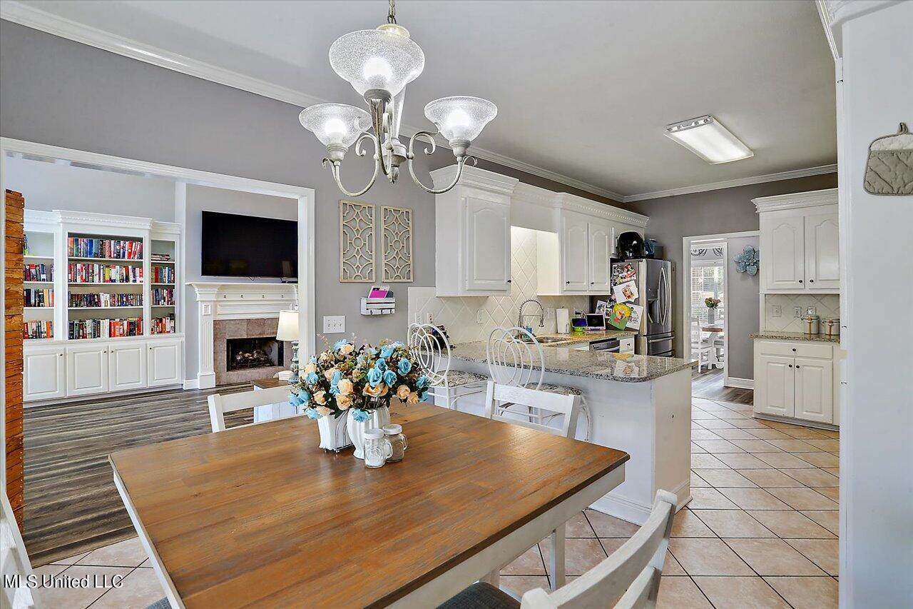 218 Greensview Drive, Brandon, MS 39047