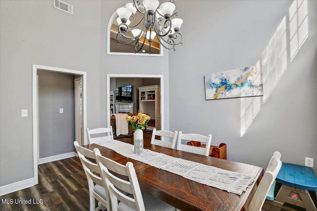 218 Greensview Drive, Brandon, MS 39047