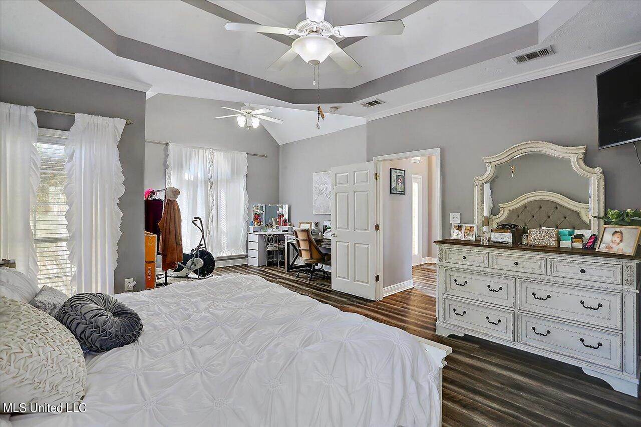 218 Greensview Drive, Brandon, MS 39047