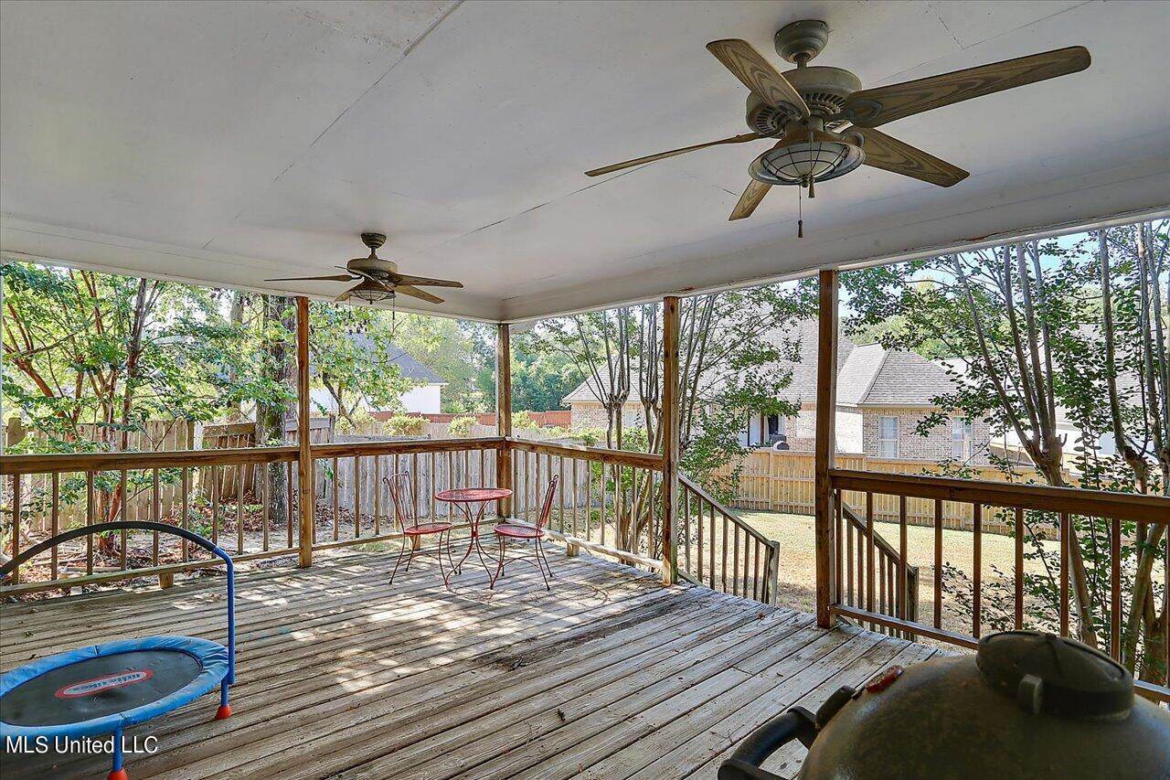 218 Greensview Drive, Brandon, MS 39047