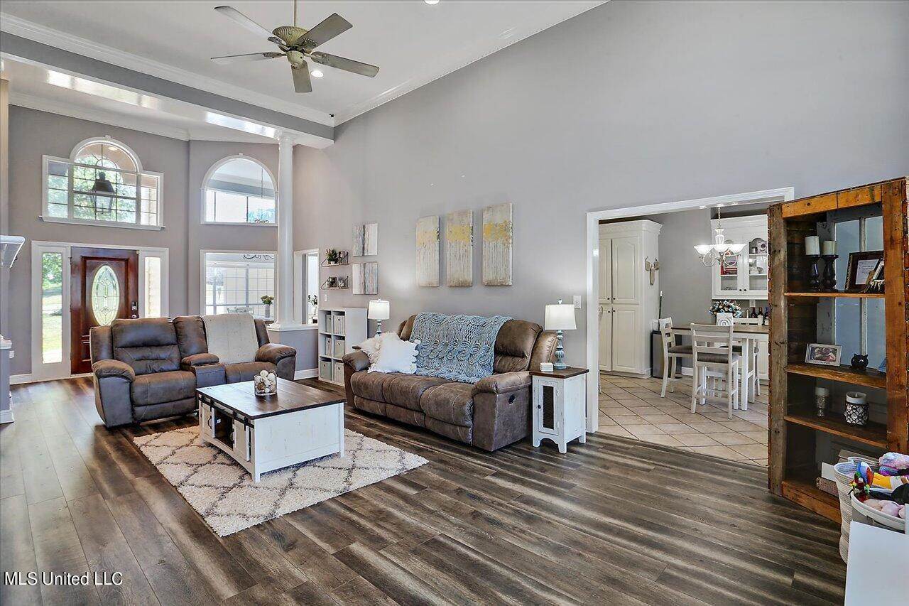 218 Greensview Drive, Brandon, MS 39047