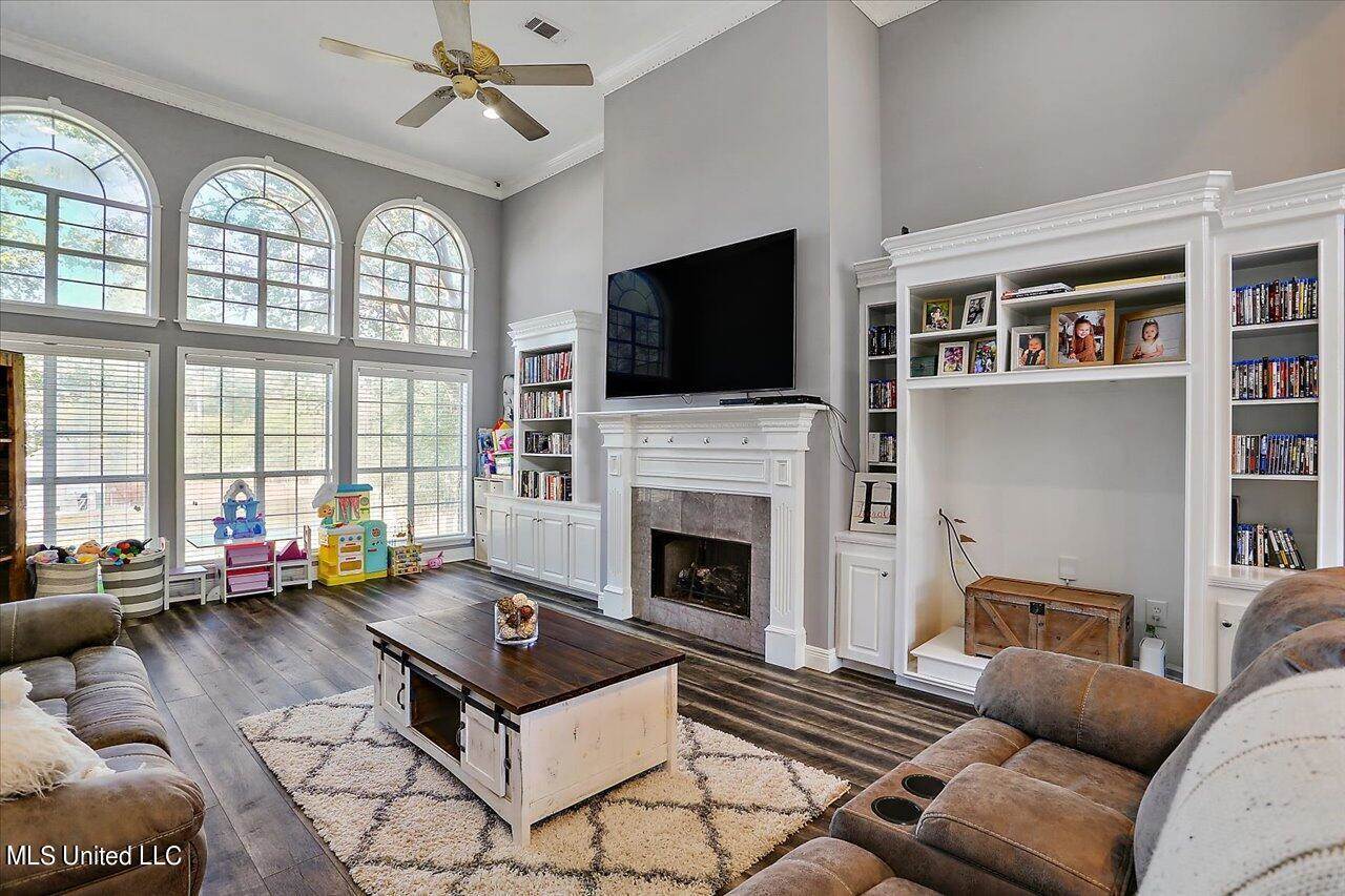 218 Greensview Drive, Brandon, MS 39047