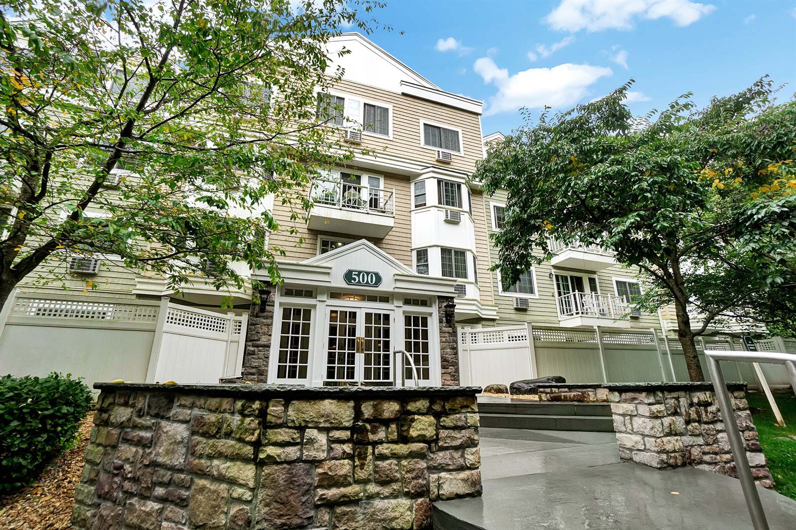 500 Pondside Drive, #3K, White Plains, NY 10607