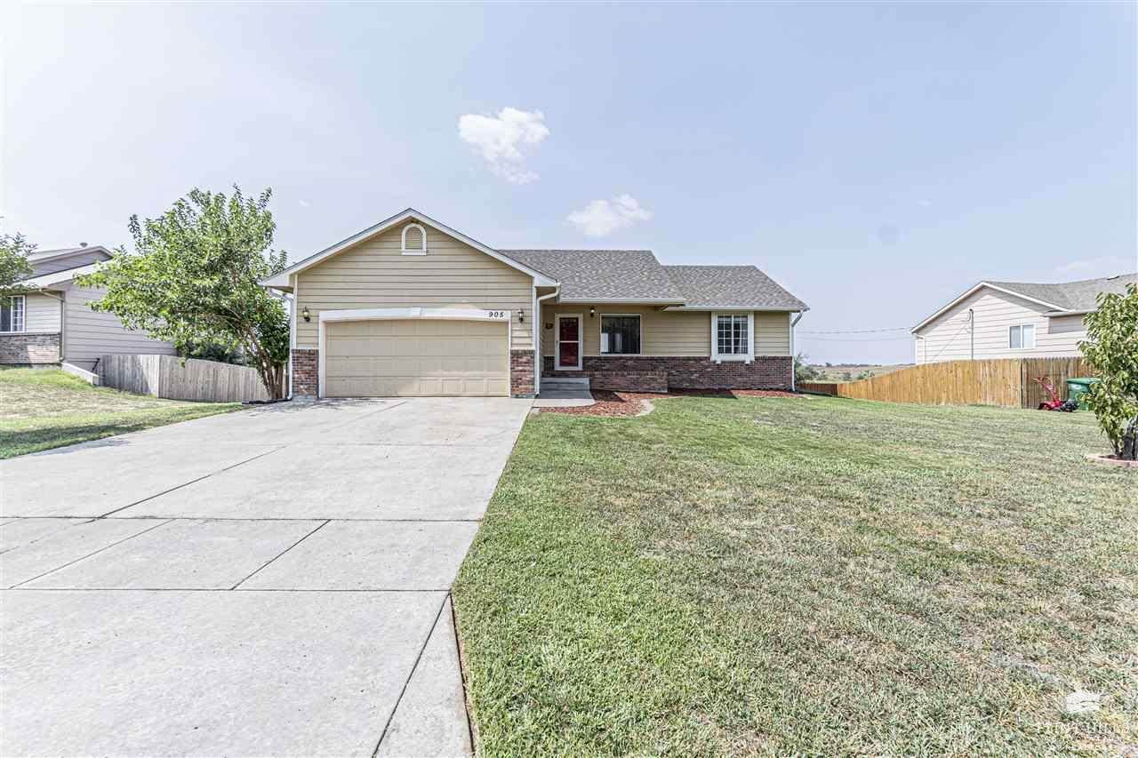 905 Maple Street, Wakefield, KS 67487