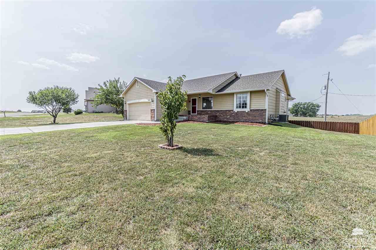 905 Maple Street, Wakefield, KS 67487