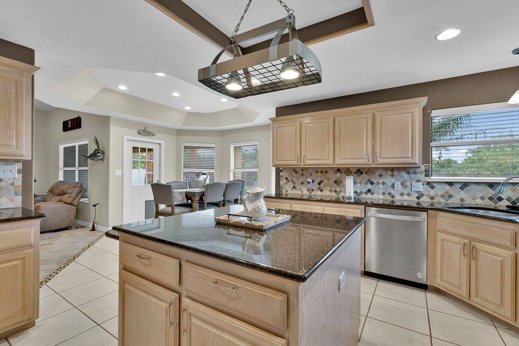 2 Spoonbill Cove, Laguna Vista, TX 78578