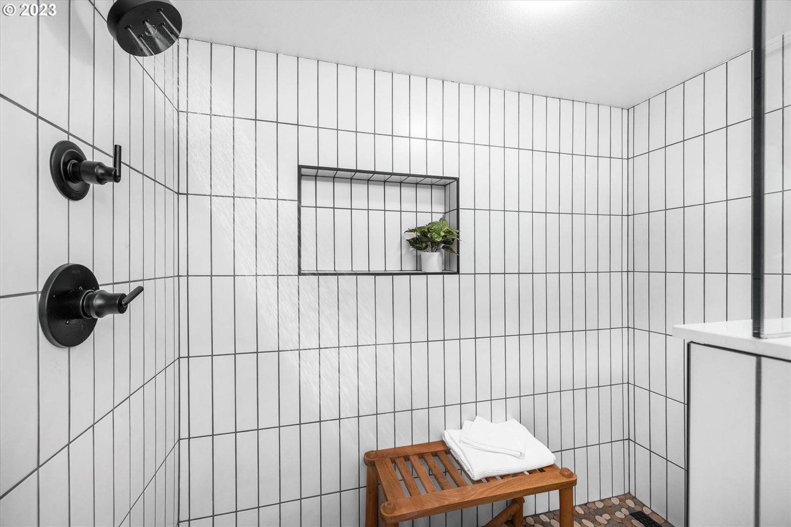 2903 SE Balboa Dr, Vancouver, WA 98683