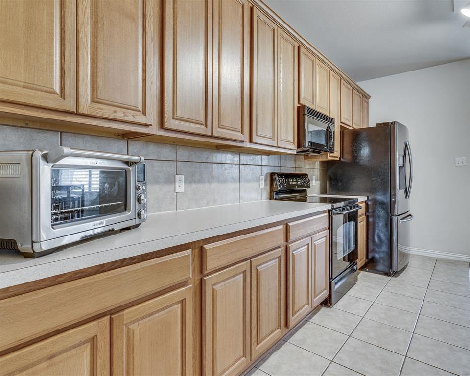 217 Brook Meadow Court, Midlothian, TX 76065