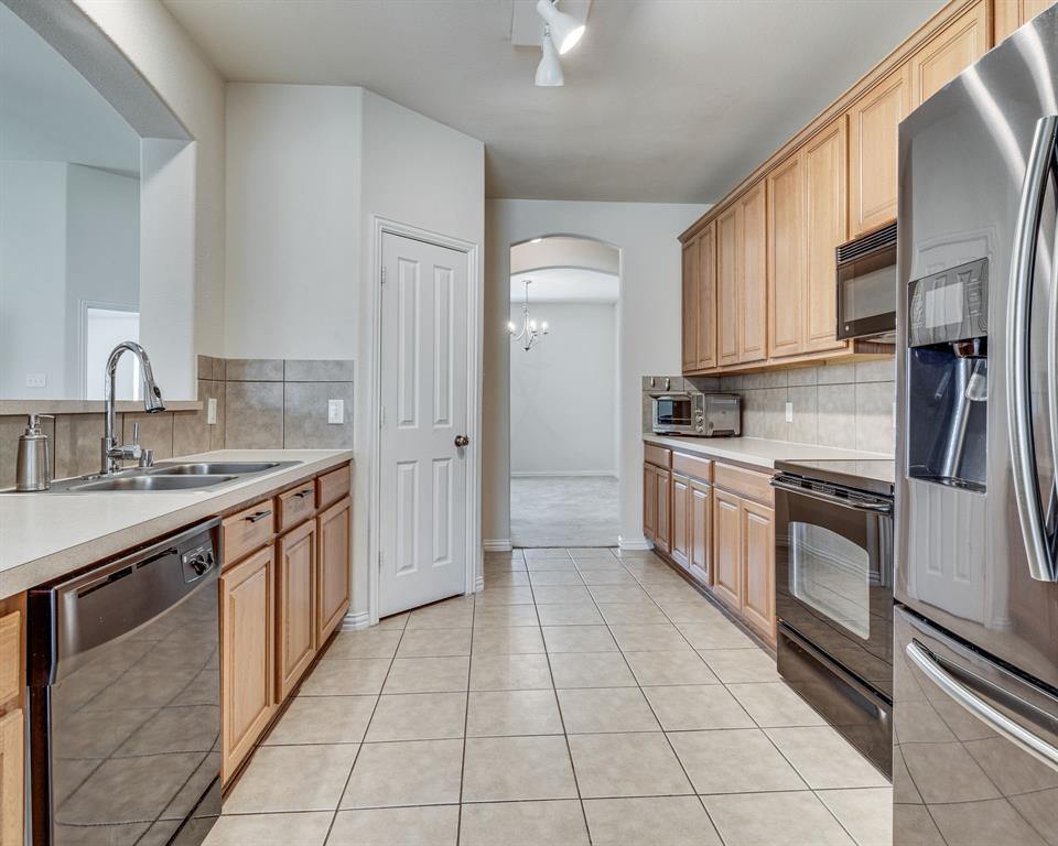 217 Brook Meadow Court, Midlothian, TX 76065