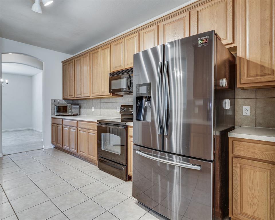 217 Brook Meadow Court, Midlothian, TX 76065