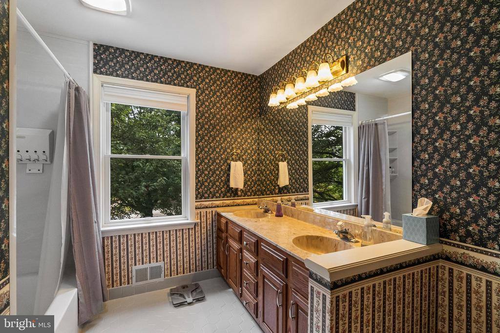 1024 Dunvegan Road, West Chester, PA 19382