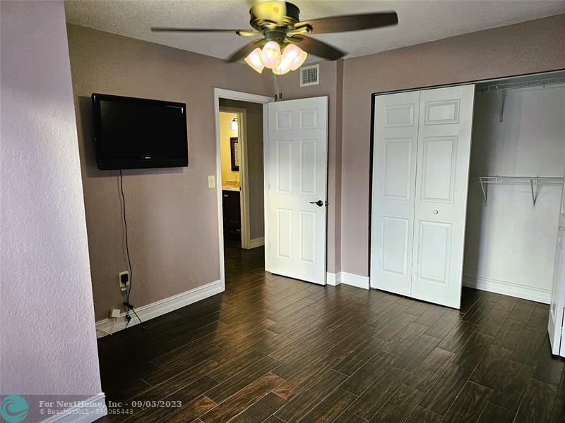 19328 NW 53rd Pl, Miami Gardens, FL 33055