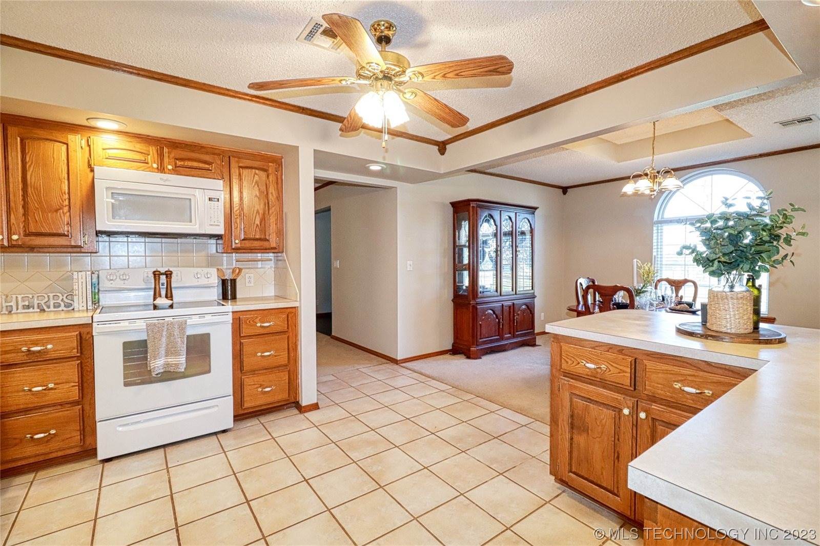 411658 Hwy 9, Eufaula, OK 74432