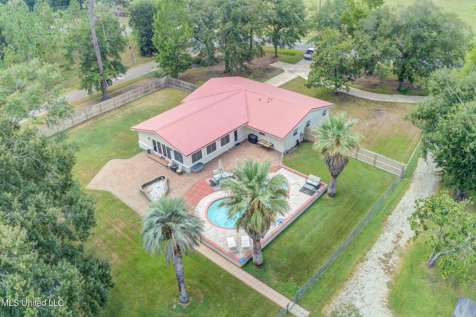 8386 County Farm Road, Long Beach, MS 39560