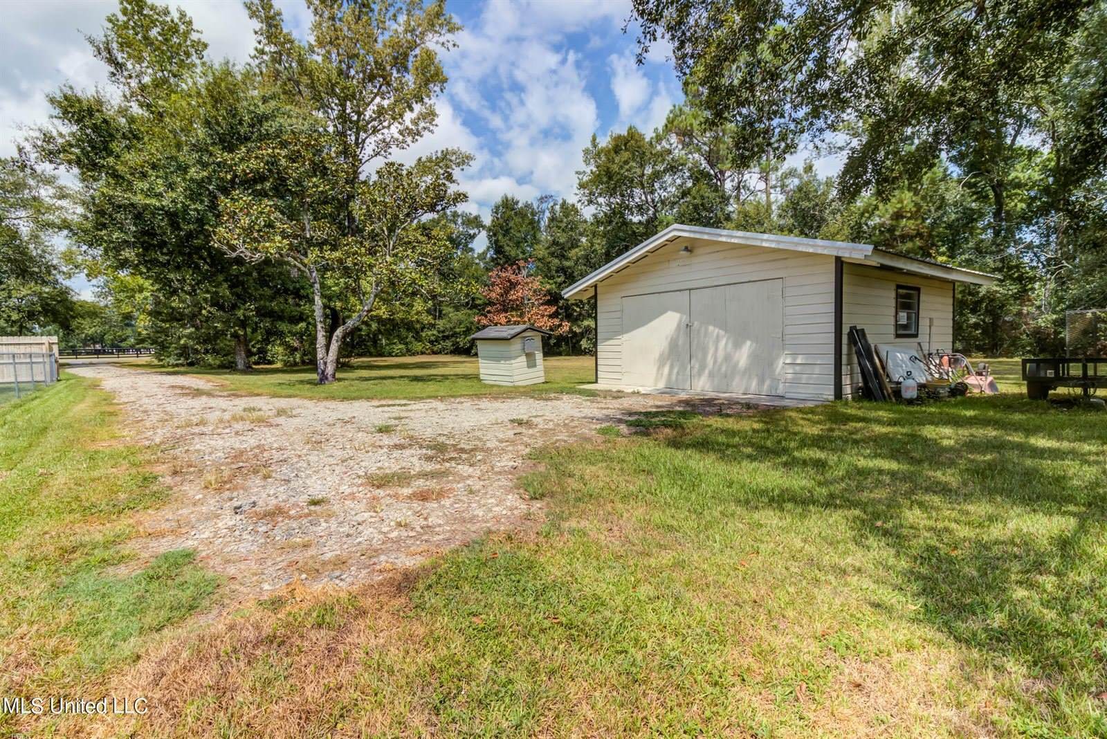 8386 County Farm Road, Long Beach, MS 39560