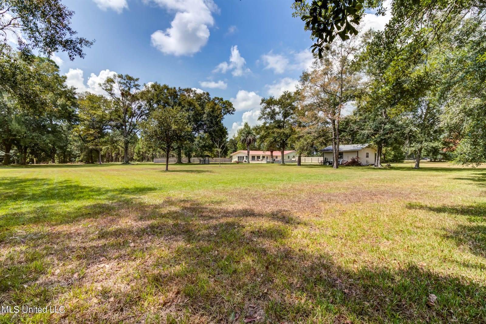 8386 County Farm Road, Long Beach, MS 39560
