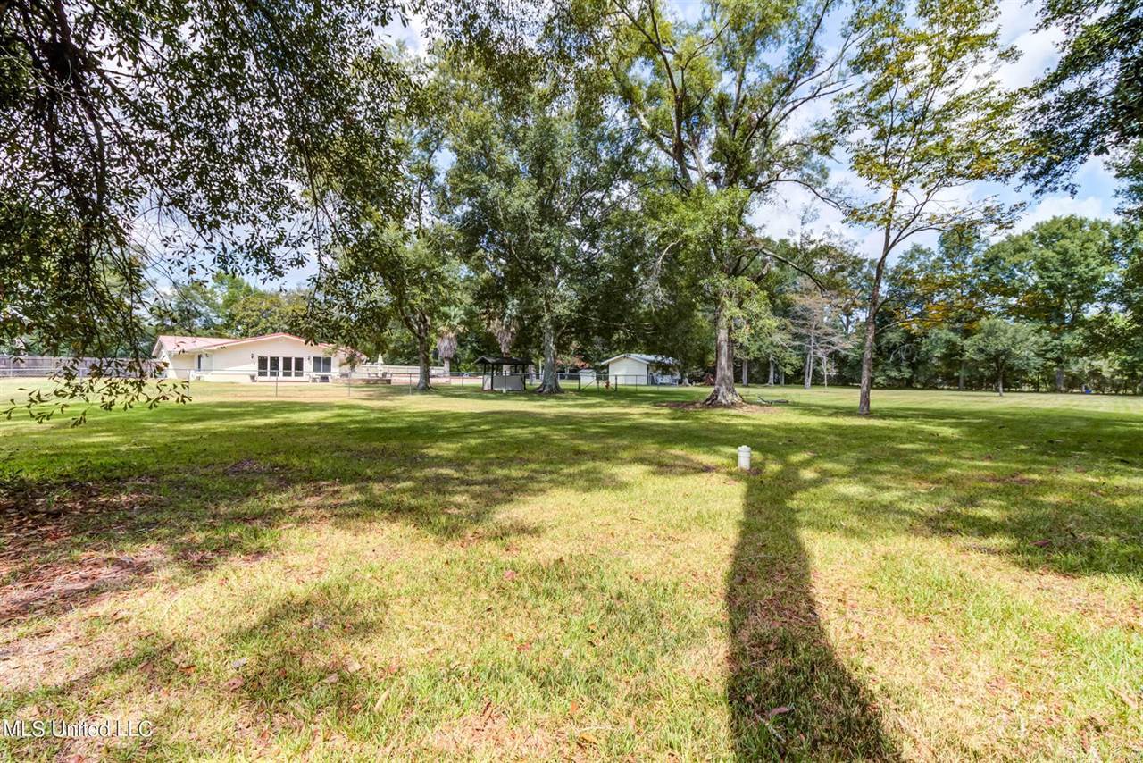 8386 County Farm Road, Long Beach, MS 39560