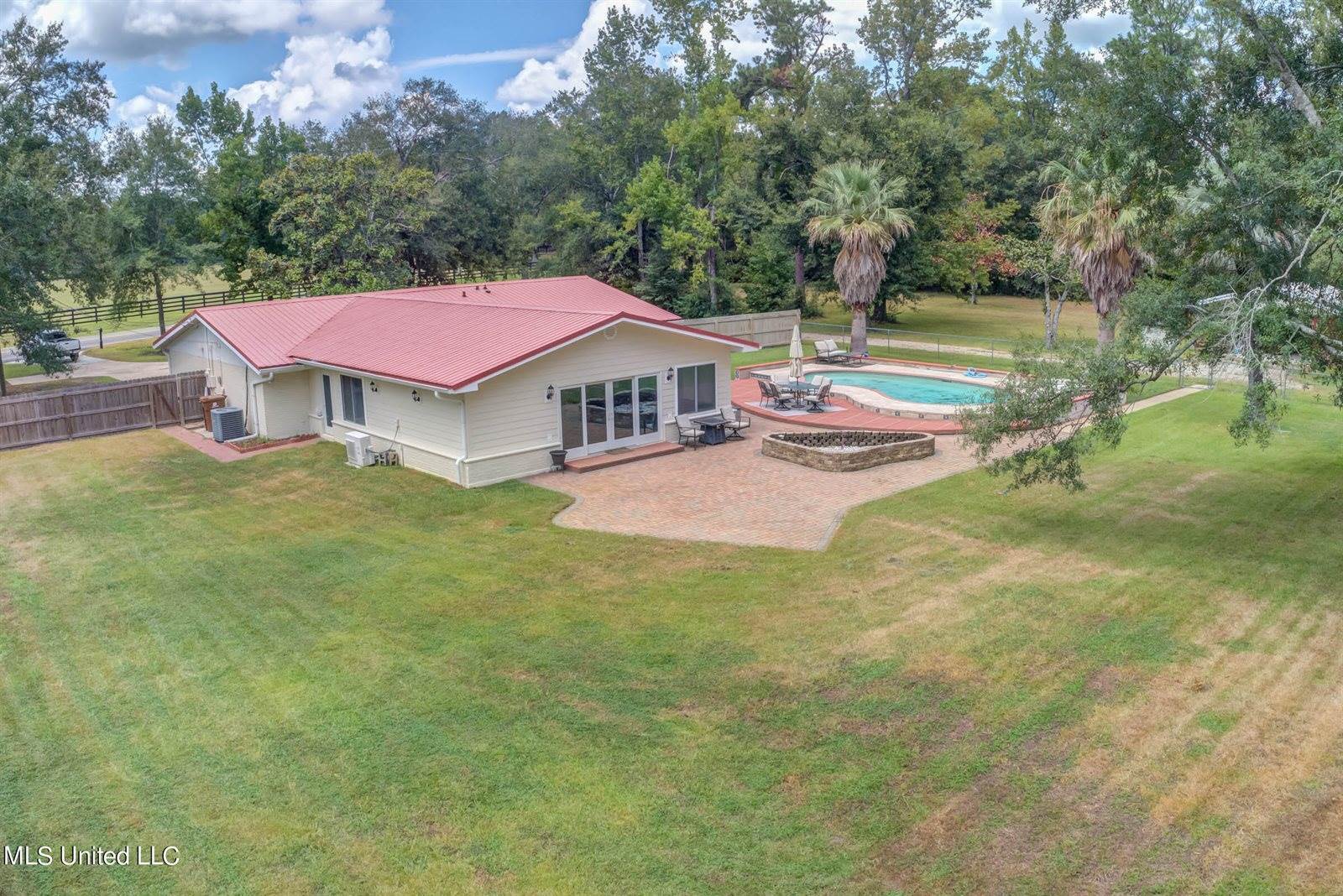 8386 County Farm Road, Long Beach, MS 39560