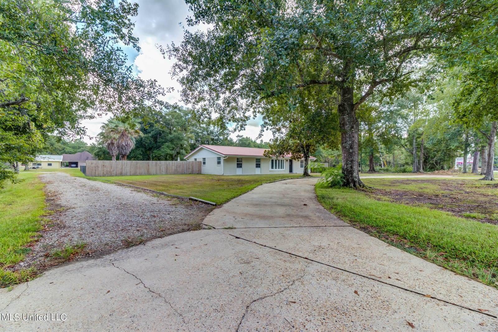 8386 County Farm Road, Long Beach, MS 39560